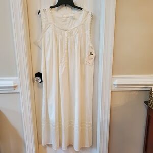 Eileen West Cream Sleeveless Nightgown